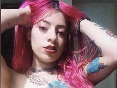 ErikaValeska - blond female webcam at xLoveCam