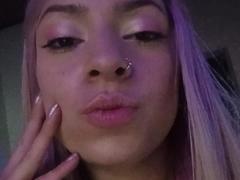 ErikaValeska - blond female webcam at xLoveCam