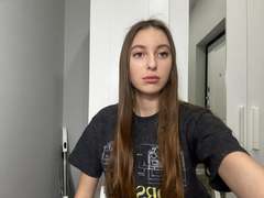 ErinMarrujo - female with brown hair webcam at xLoveCam