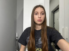 ErinMarrujo - female with brown hair webcam at xLoveCam