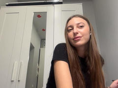 ErinMarrujo - female with brown hair webcam at xLoveCam