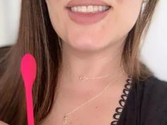 Erinn99-hot - female with brown hair webcam at xLoveCam