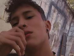 ErosAndree - male webcam at xLoveCam