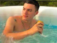 KenFerrer - male webcam at xLoveCam
