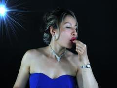 EroticSasha - female with brown hair webcam at xLoveCam