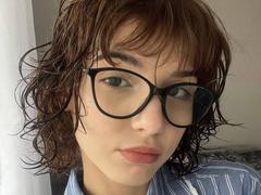 ErynAttridge - female with brown hair webcam at xLoveCam