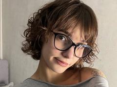 ErynAttridge - female with brown hair webcam at xLoveCam