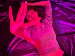 ErynAttridge - female with brown hair webcam at xLoveCam