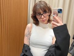 ErynAttridge - female with brown hair webcam at xLoveCam