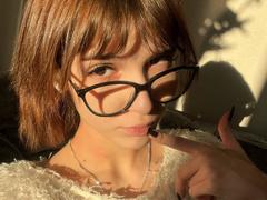ErynAttridge - female with brown hair webcam at xLoveCam