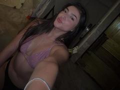 EsmeraldaColllins from xLoveCam