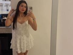 EsmeraldaColllins - female with brown hair webcam at xLoveCam