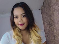 EsmeraldaLove from xLoveCam