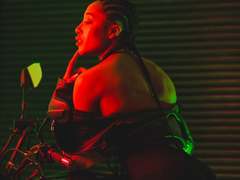 EsmeraldaRoe - female with brown hair webcam at xLoveCam
