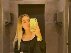 EssieVawter - female webcam at xLoveCam