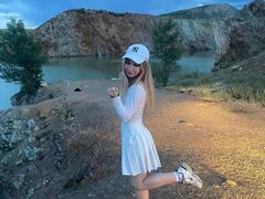 EssieVawter - female webcam at xLoveCam
