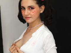 EstefaniaRamos - female with brown hair webcam at xLoveCam