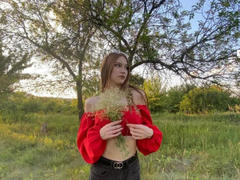 EstellVanderiet - female with brown hair webcam at xLoveCam