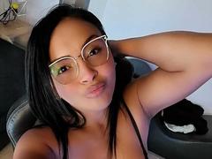 VeronicaBrun - female with black hair webcam at xLoveCam