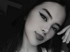 EstrellaXHot - female with black hair webcam at xLoveCam