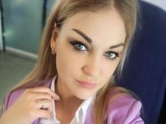 EvaAlferash - female with brown hair webcam at xLoveCam