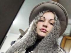 EvaAlferash - female with brown hair webcam at xLoveCam