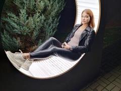 EvaAlferash - female with brown hair webcam at xLoveCam