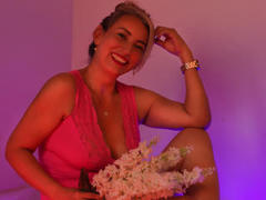 EvaJonnesSexyy - female with brown hair and  big tits webcam at xLoveCam