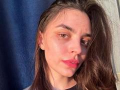 EvaLava-hot - female with brown hair webcam at xLoveCam