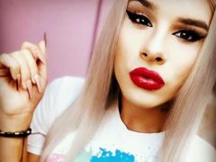 EveLexy - shemale with brown hair webcam at LiveJasmin