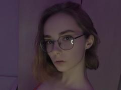EvaLoraveiI - female with brown hair webcam at xLoveCam