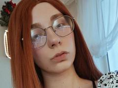 EvaLoraveiI - female with brown hair webcam at xLoveCam