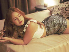 EvaLux - female with red hair webcam at ImLive