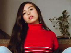 EvaMacalliter - female with brown hair webcam at LiveJasmin