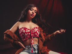 EvaMacalliter - female with brown hair webcam at LiveJasmin