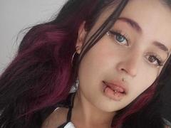 EvaMiller69 - female with black hair and  small tits webcam at xLoveCam