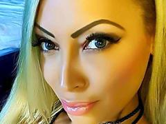 EvaMoody - blond female with  big tits webcam at xLoveCam