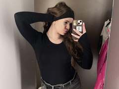 EvaPask - blond female webcam at xLoveCam