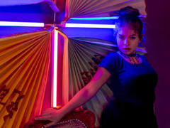 EvaRavissante - female with brown hair webcam at xLoveCam