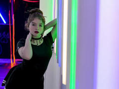 EvaRavissante - female with brown hair webcam at xLoveCam