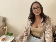EvaSarazardje - female with brown hair webcam at LiveJasmin