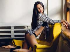 EvaSlimy - female with brown hair and  small tits webcam at xLoveCam