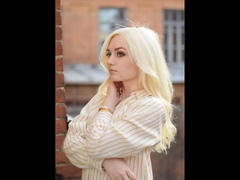 EvaTesla-hot - blond female webcam at xLoveCam