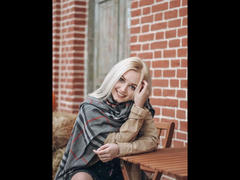 EvaTesla-hot - blond female webcam at xLoveCam