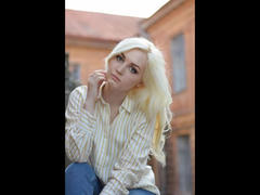 EvaTesla-hot - blond female webcam at xLoveCam