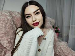 EvaTraum-hot - female with brown hair webcam at xLoveCam