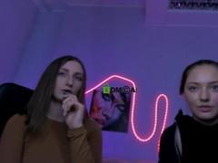 EvaYNiki - female webcam at xLoveCam