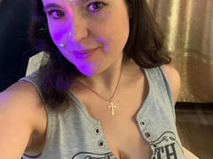 Eva-Meri-hot - female with brown hair webcam at xLoveCam