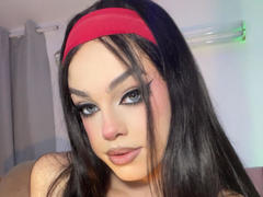 EvaaMooree - blond shemale webcam at xLoveCam