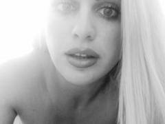 EveEveline - blond female with  big tits webcam at xLoveCam